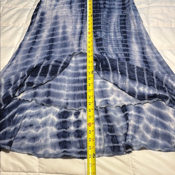 Blue and White Ruched Maxi Dress with Cap Raglan Sleeves - Picture 11 of 11